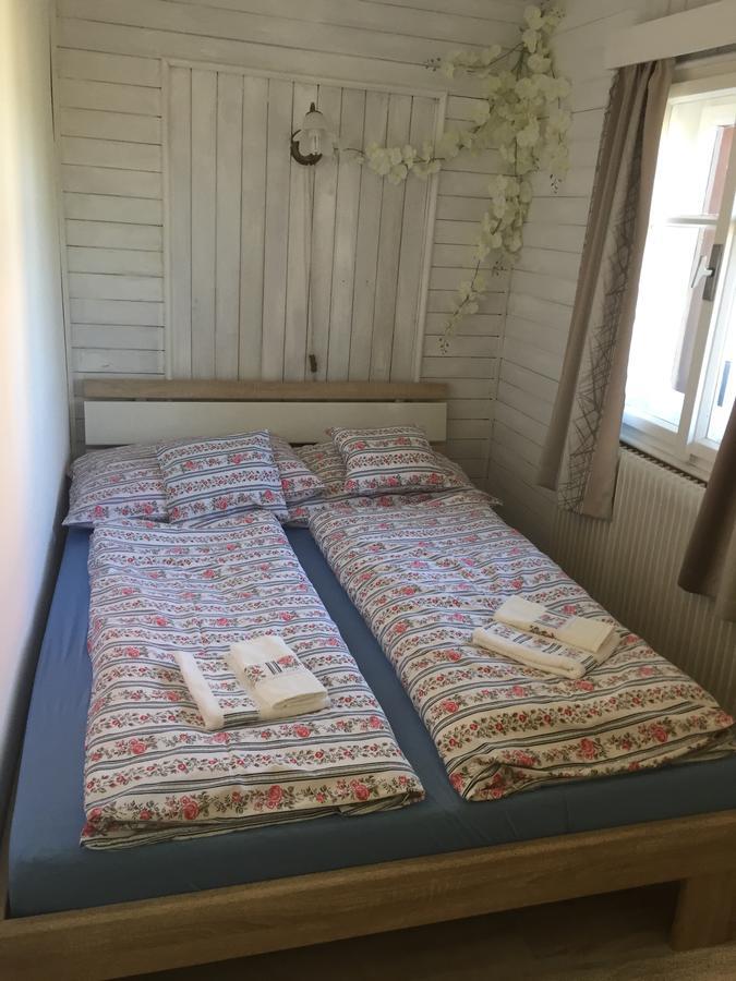 Roubenka Doubravice * Hruba Skala